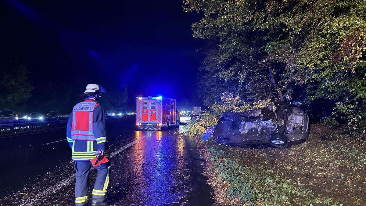 Fatal B54 Accident Near Altenberge: Driver Dies, Road Shut Down